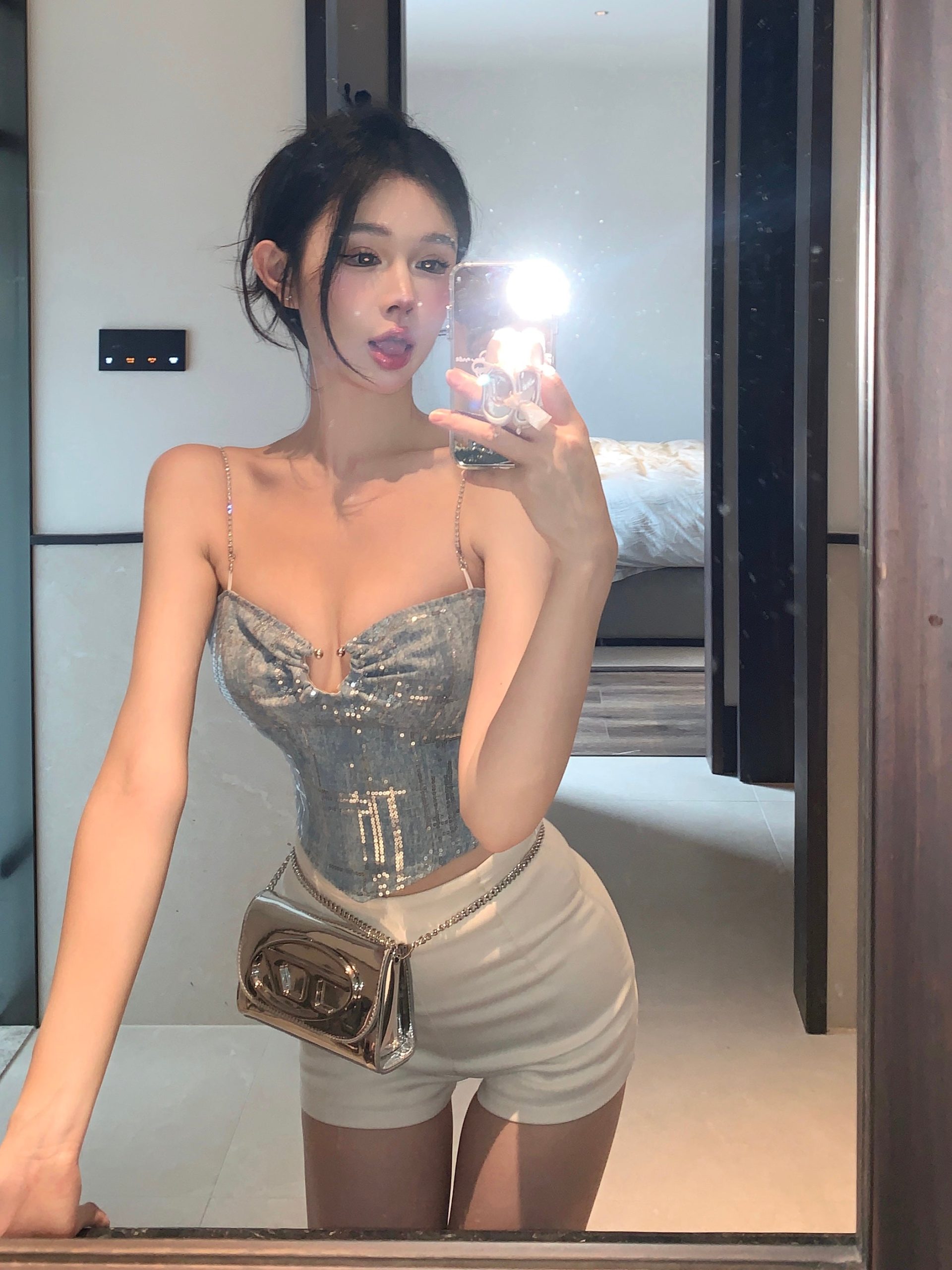 shelly-icy-blue-silver-spaghetti-strap-slim-camisole-cropped-top-11 shelly-icy-blue-silver-spaghetti-strap-slim-camisole-cropped-top-11