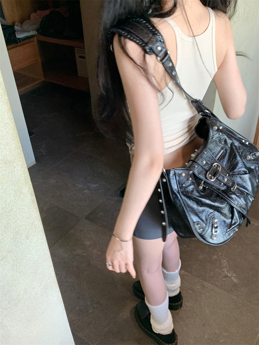 selena-solid-color-stretch-threaded-slim-u-neck-spaghetti-strap-cropped-camisole-top-14 selena-solid-color-stretch-threaded-slim-u-neck-spaghetti-strap-cropped-camisole-top-14