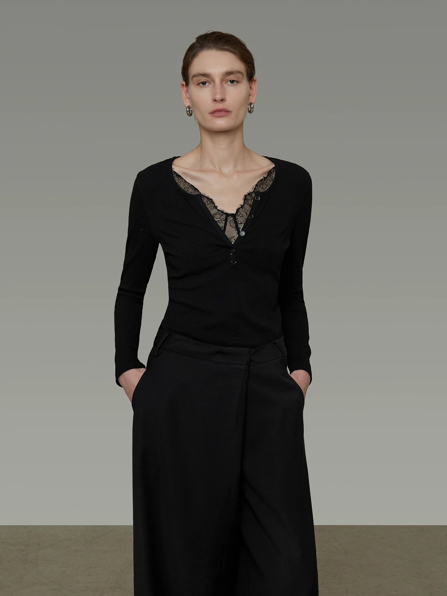 lace-trim-v-neck-slim-knit-top-2 lace-trim-v-neck-slim-knit-top-2