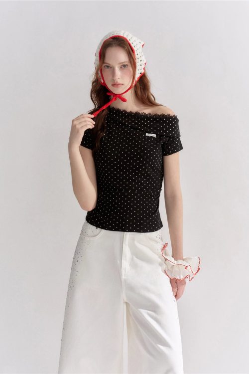 asymmetric-off-shoulder-polka-dot-lace-trim-fitted-t-shirt-4