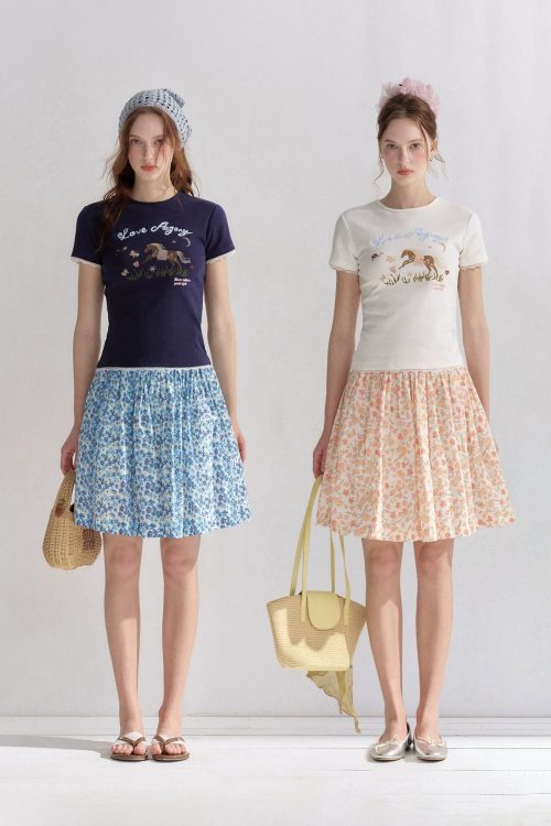 contrast-lace-trim-embroidered-graphic-slim-fit-t-shirt-2