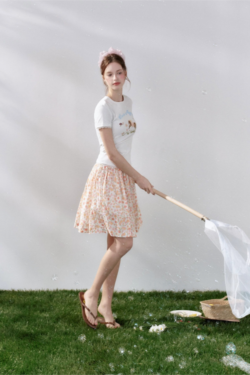 contrast-lace-trim-embroidered-graphic-slim-fit-t-shirt-7