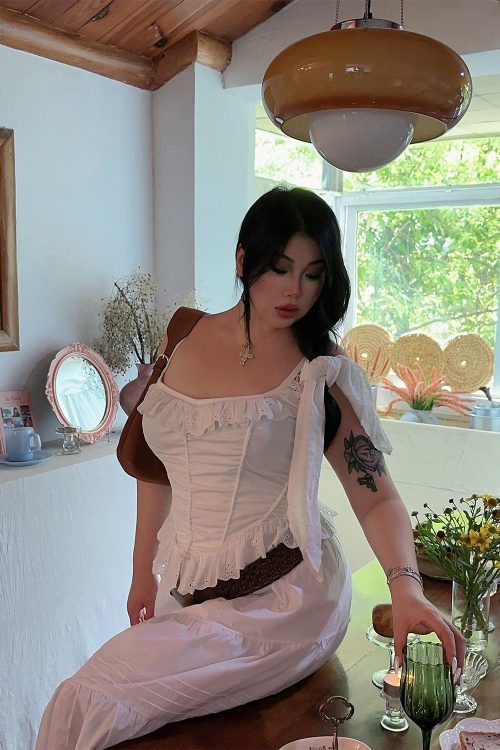 Sarah Solid Color White Plus Size Ribbon Strap Fishbone Slim Corset Top