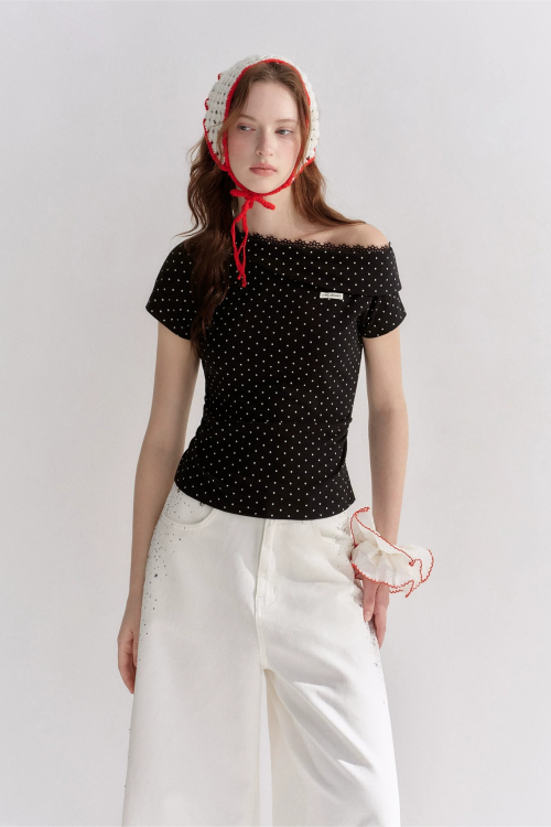 asymmetric-off-shoulder-polka-dot-lace-trim-fitted-t-shirt-2