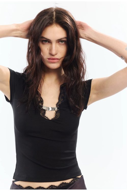 lace-trim-v-neck-slim-fit-t-shirt-6