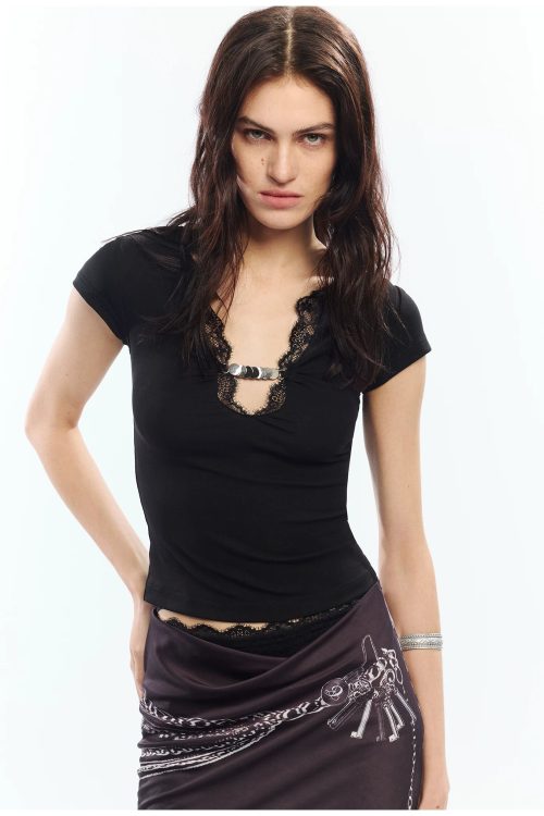 lace-trim-v-neck-slim-fit-t-shirt-10