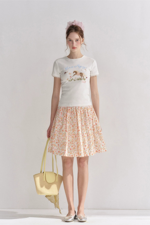 contrast-lace-trim-embroidered-graphic-slim-fit-t-shirt-8