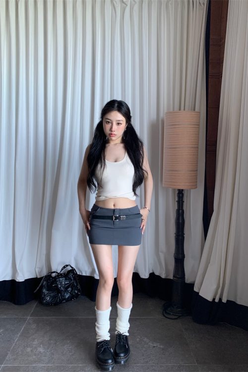 selena-solid-color-stretch-threaded-slim-u-neck-spaghetti-strap-cropped-camisole-top-6