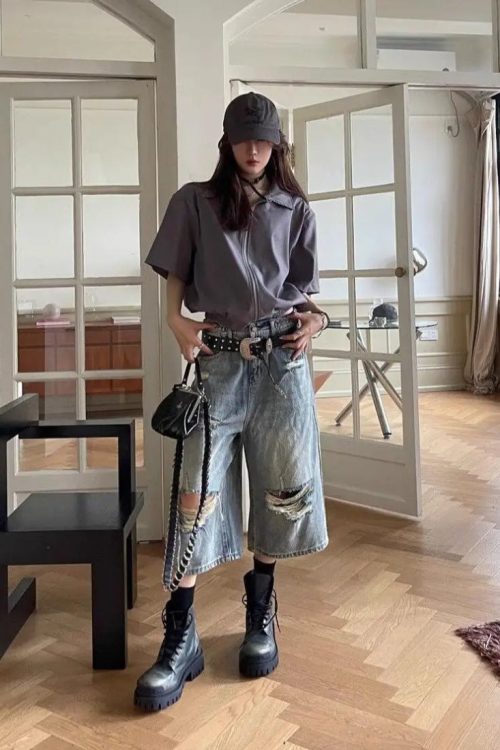 Loose Ripped Capri Wide Leg Jeans Outfit Ideas Capri trousers for Loose Ripped Capri Wide Leg Jeans outfit ideas