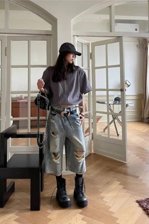 Loose Ripped Capri Wide Leg Jeans Outfit Ideas Capri trousers for Loose Ripped Capri Wide Leg Jeans outfit ideas