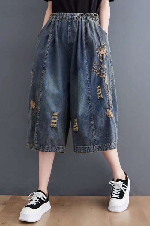 Plus Size Blue Embroidered Hole Crop Jeans Outfit Ideas Crop Pants for Plus Size Blue Embroidered Hole Crop Jeans outfit ideas