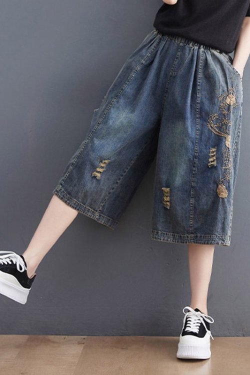 Plus Size Blue Embroidered Hole Crop Jeans Outfit Ideas Crop Pants for Plus Size Blue Embroidered Hole Crop Jeans outfit ideas