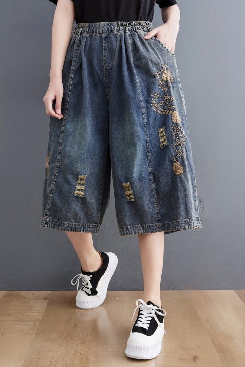 Plus Size Blue Embroidered Hole Crop Jeans Outfit Ideas Crop Pants for Plus Size Blue Embroidered Hole Crop Jeans outfit ideas