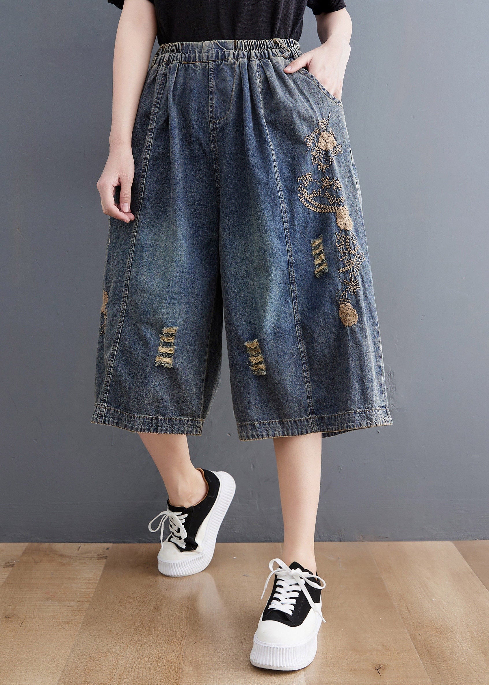 plus-size-blue-embroidered-hole-crop-jeans-outfit-ideas-crop-pants-d6313 Plus Size Blue Embroidered Hole Crop Jeans Outfit Ideas Crop Pants for Plus Size Blue Embroidered Hole Crop Jeans outfit ideas