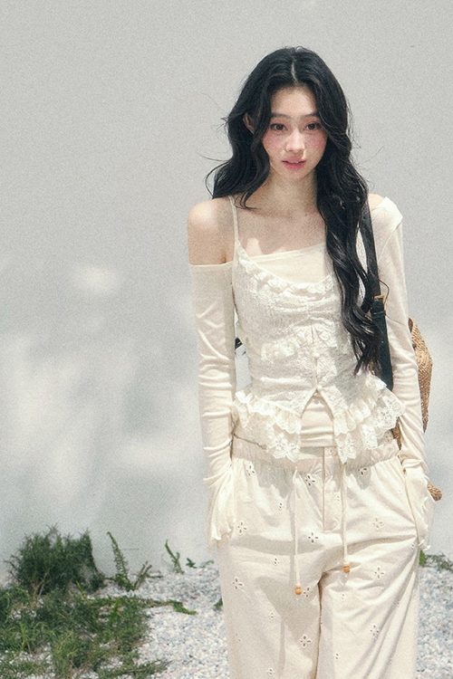 Two-Piece Off-Shoulder Lace Camisole T-Shirt for Two-Piece Off-Shoulder Lace Camisole T-Shirt