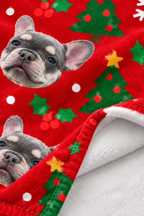 Close-up of the pet face blanket edge stitching and soft white back